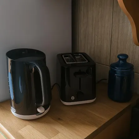 公寓 Quiet And Cozy 3br Near Center And Airport *