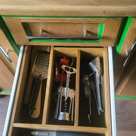 Quiet And Cozy 3br Near Center And Airport Apartment *