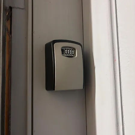 Quiet And Cozy 3br Near Center And Airport Appartement *