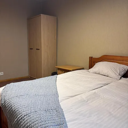 Quiet And Cozy 3br Near Center And Airport *