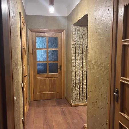 Quiet And Cozy 3br Near Center And Airport