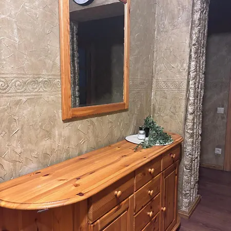 Quiet And Cozy 3br Near Center And Airport 公寓