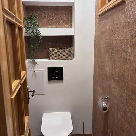 Quiet And Cozy 3br Near Center And Airport