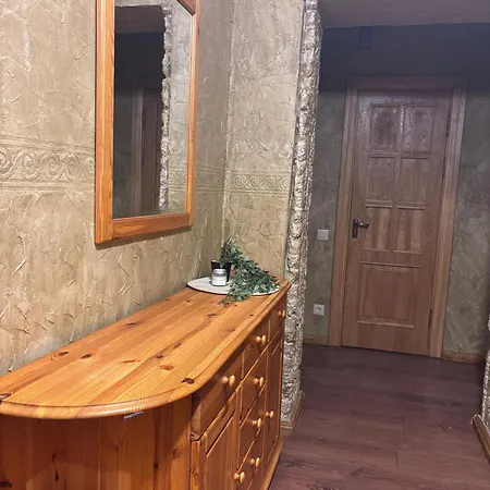 Quiet And Cozy 3br Near Center And Airport 公寓